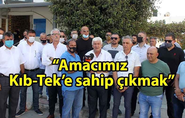 ozgur_gazete_kibris_EL-SEN_ve_Sendikal_Platform_Kıb_Tek_önünde_basın_açıklaması_yaptı