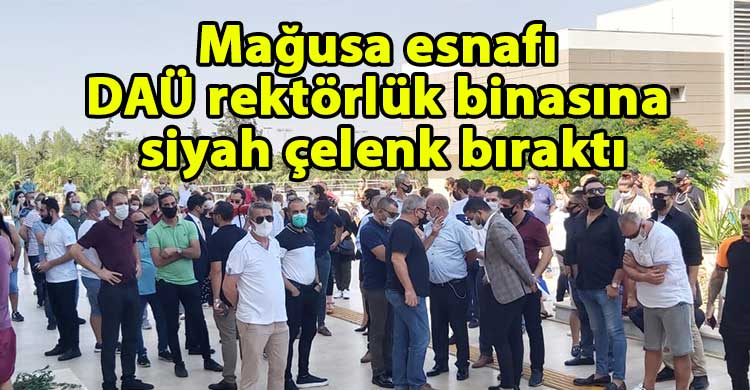 ozgur_gazete_kibris_Magusa_esnafi_online_egitim_kararina_karsi_eylem_yapti
