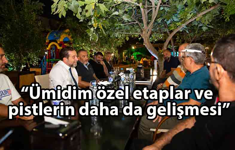 ozgur_gazete_kibris_Denktaş_motor_sporları_kulüplerinin_başkanları_ile_bir_araya_geldi