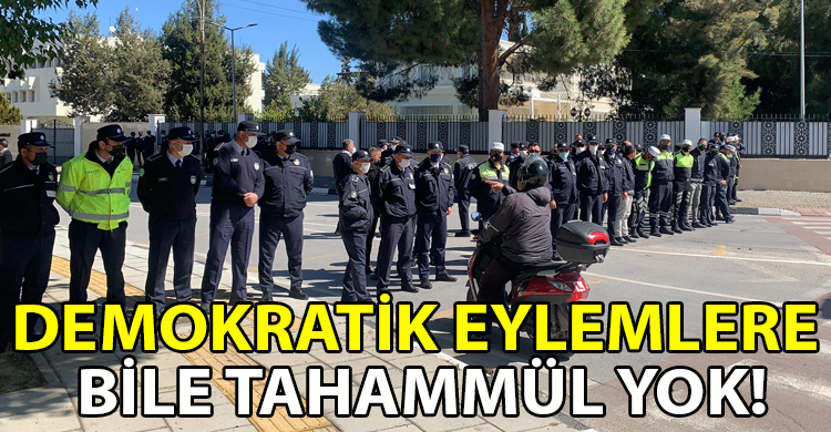 ozgur_gazete_kibris_Polis_TC_Buyukelciligi_ne_giden_tum_yollari_kapatti